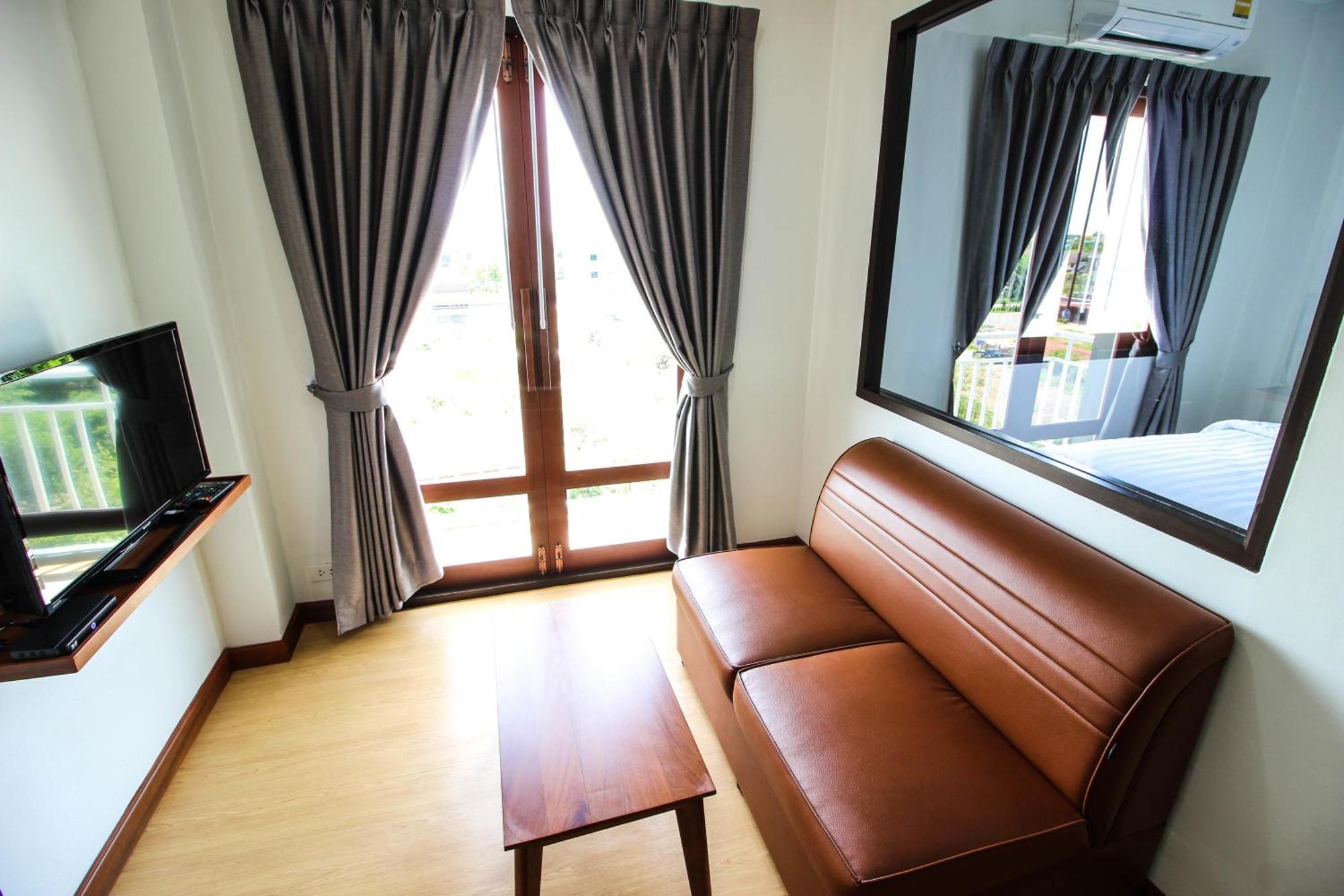 Tai-Shan Suites Ratchaburi Room photo